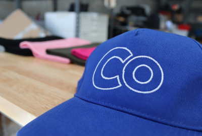 broderie sur casquette cosigner
